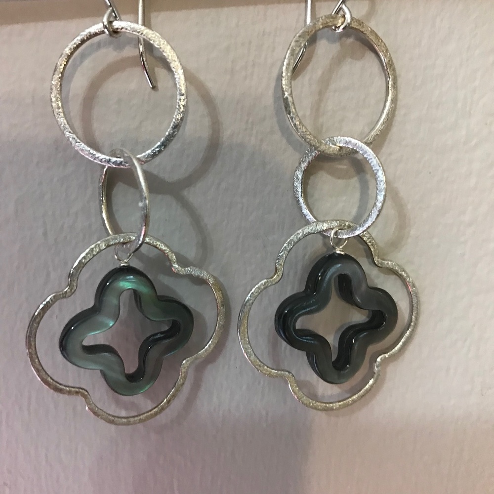 New Sterling silver and oyster shell dangle earrings